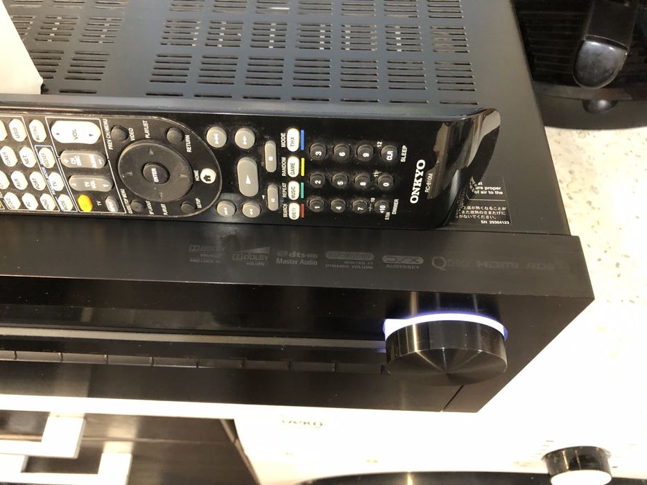 Onkyo TX-NR809 качествен ресивър