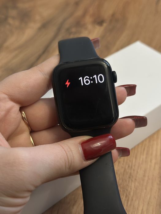 Apple Watch  SE 2 44mm