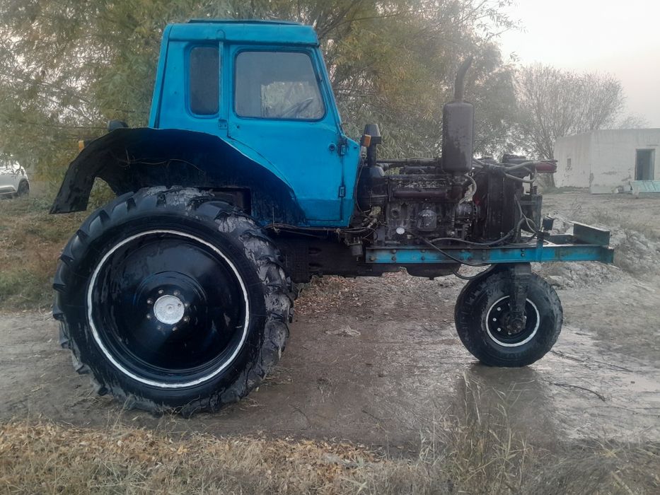 MTZ80X sotiladi.
