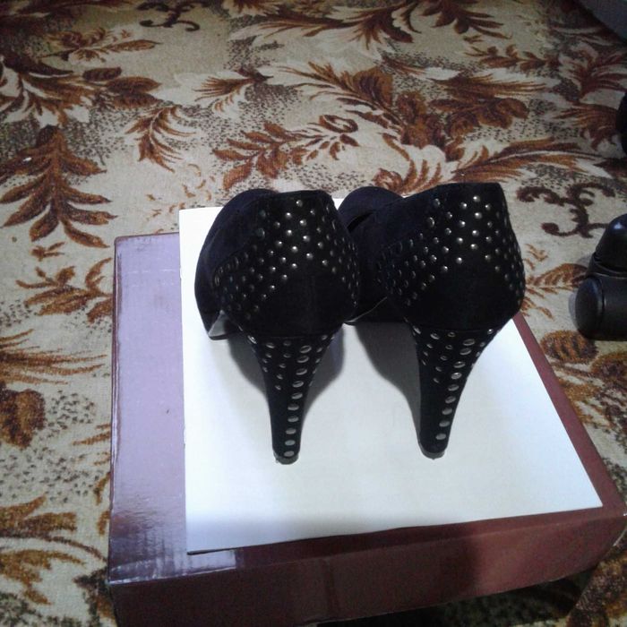 Продавам дамски обувки