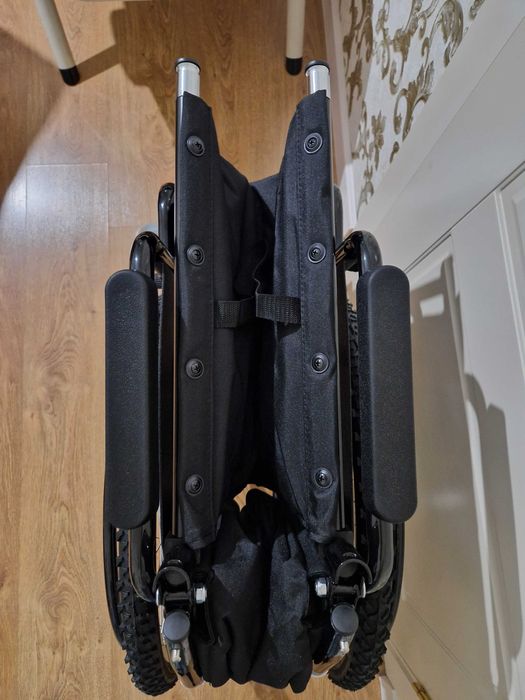 инвалидная коляска