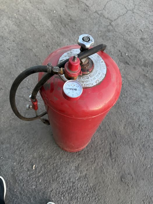 Продам газ балон с редуктором