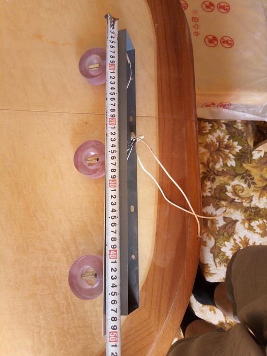 Продам светильник настенный.