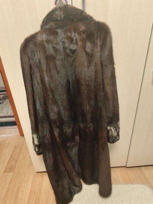 Продам норковую шубу