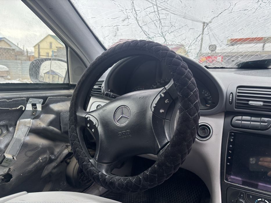 Мерседес 203 на запчасти