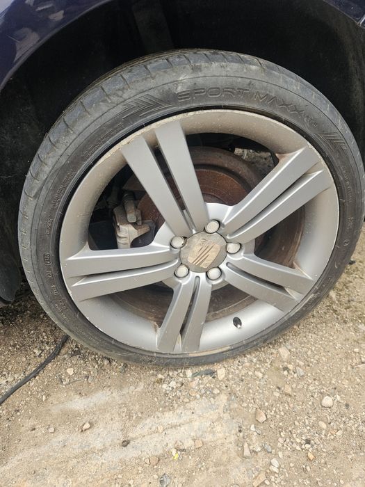 Лети джанти с гуми за Seat Leon  225 40 18