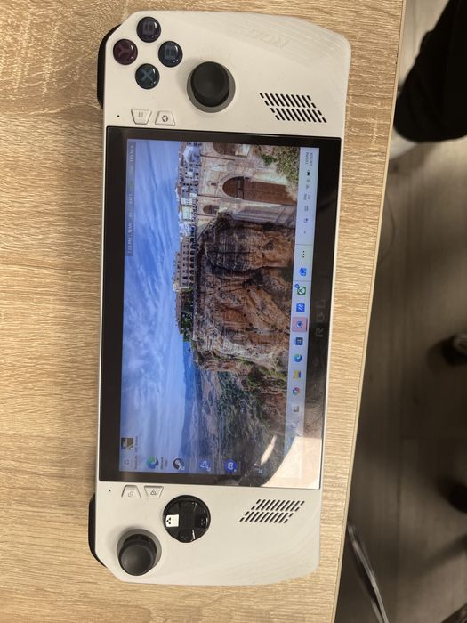 Consola Rog Ally Z1 extreme , garantie Emag pana in 06.06.2026