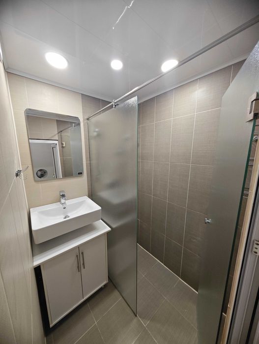 Продава се Тристаен апартамент в Варна, Автогара - 72 кв.м за 2403 €/кв.м - Снимка #17