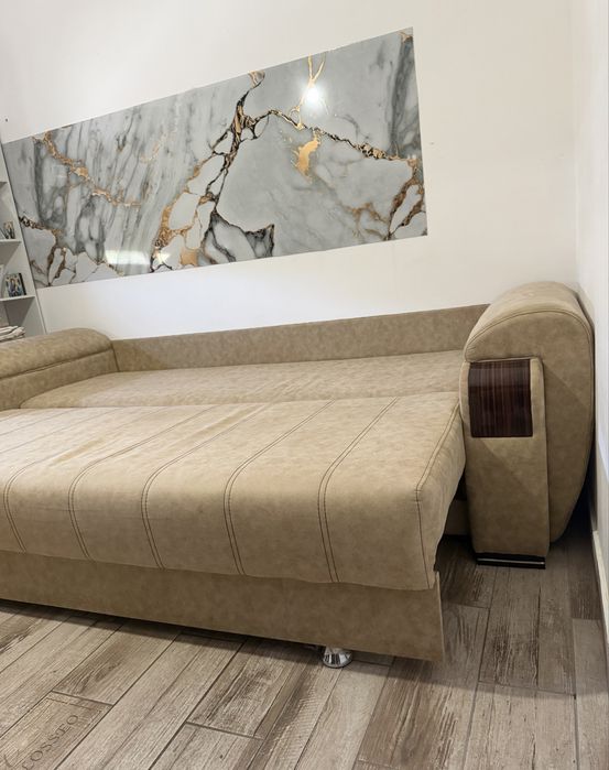 Canapea extensibila cu lada de depozitare