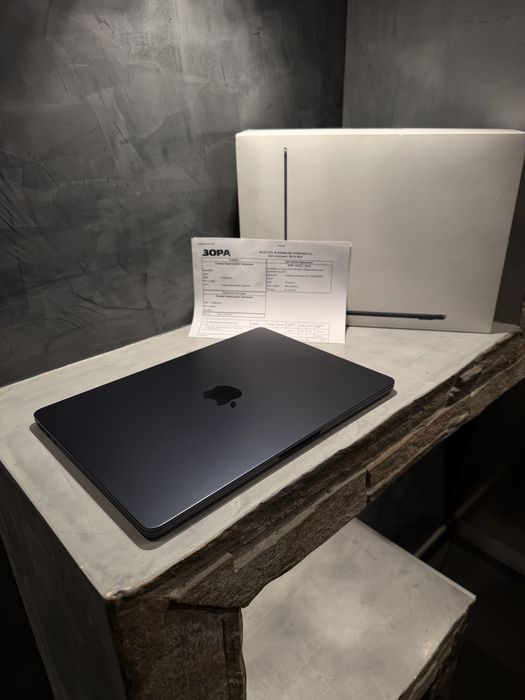 3 cycle! КАТО ЧИСТО НОВ Macbook Air M4 Midnight 13" — миниатюра 2