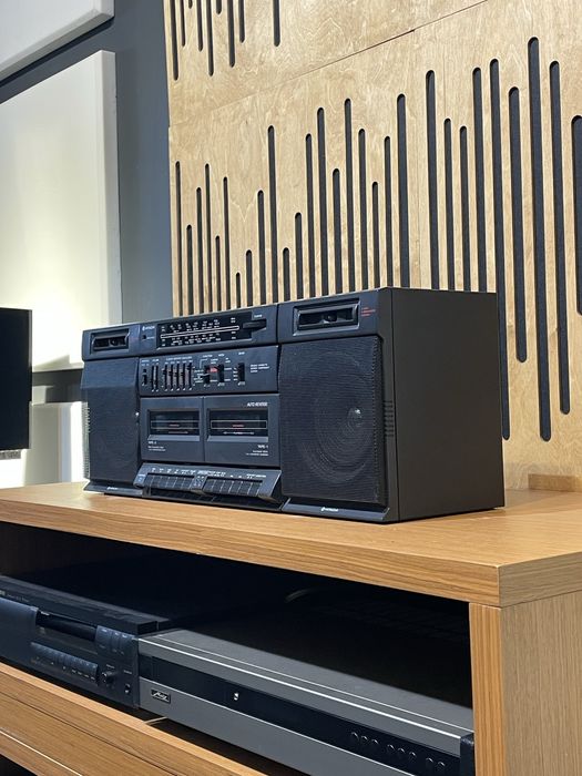 Radio casetofon boombox hitachi servisat, functional