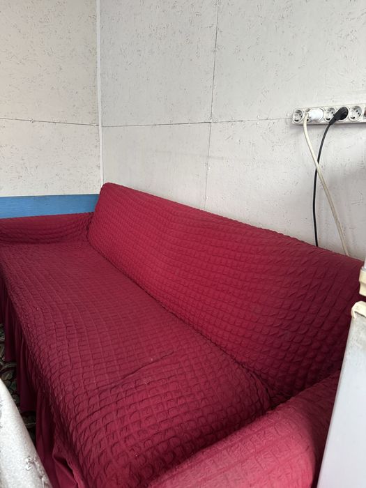 Продаю диван с 2 креслами