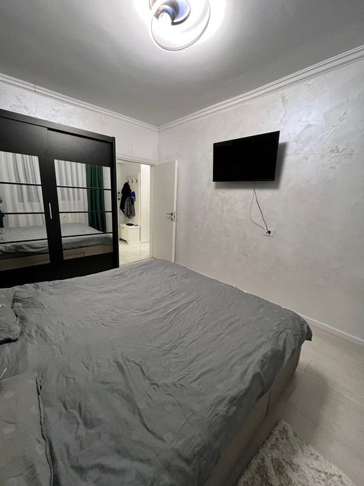 Vand apartament 3 camere,Prima Universitatii