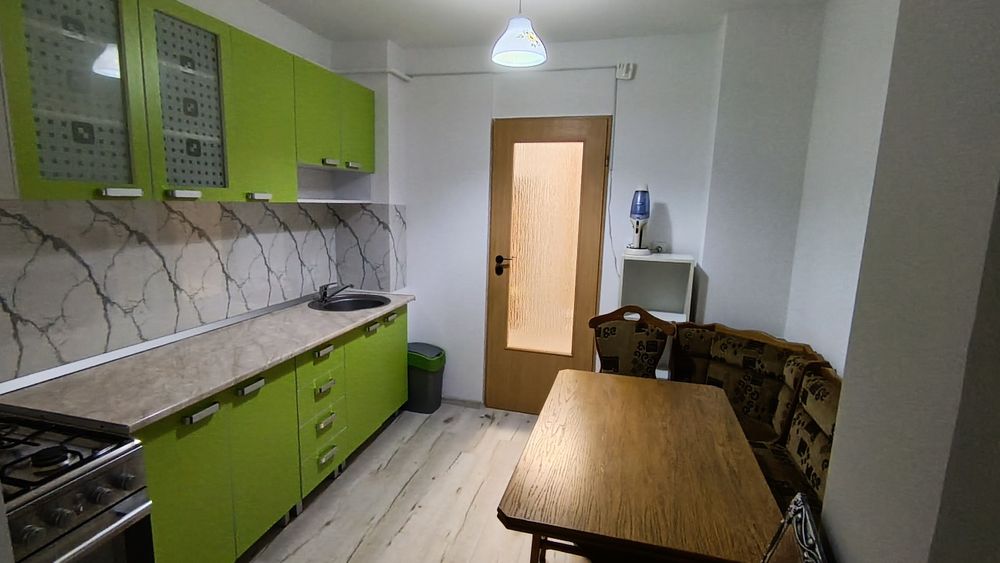 Închiriez apartament 2 camere Nicolina 2