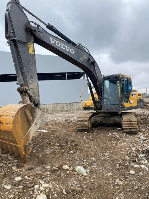 Услуги гусеничного экскаватора