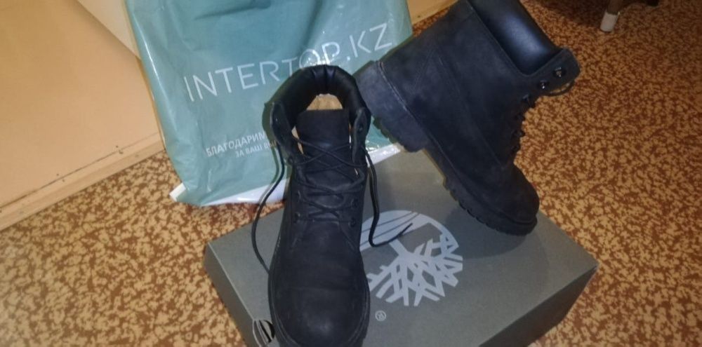 Продам зимние ботинки Timberland