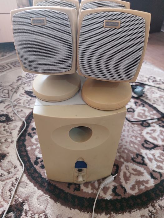 Сабвуфер и динамики для компьютера