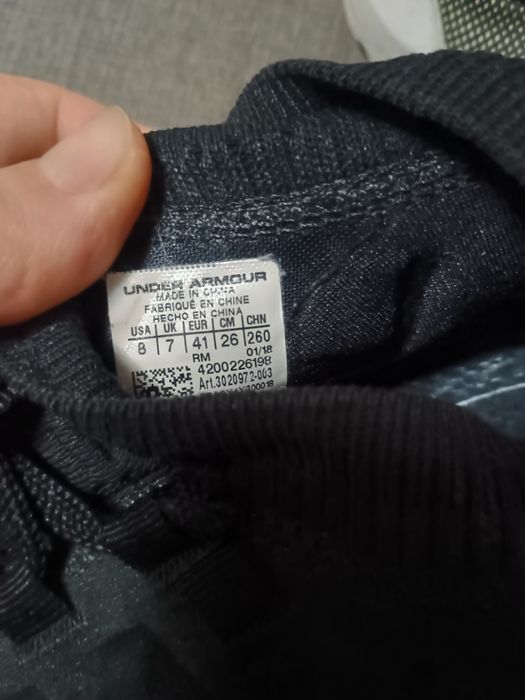 Adidasi under armour 41