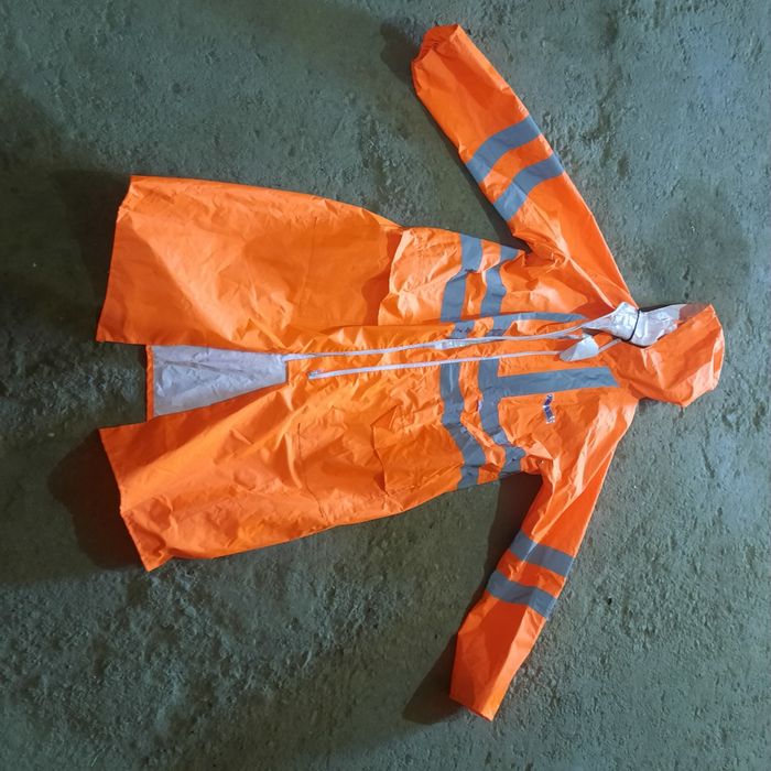 Продам дождевой плаш