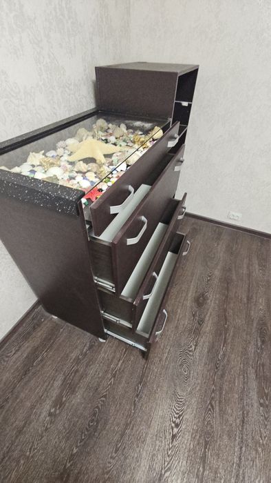 Продам комод б/у  из 2 -х частей