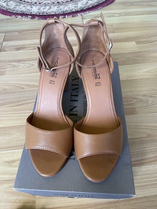Sandale din piele marime 37