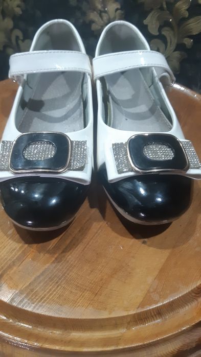 Обувь на девочку размер 34.