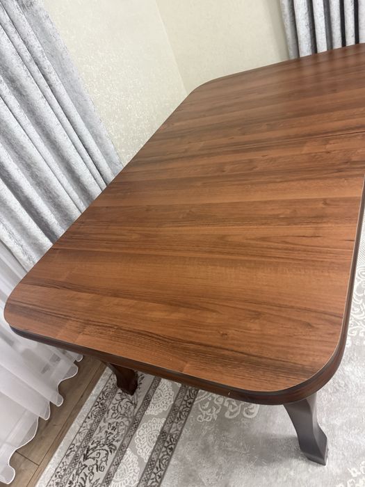 Продам стол гостинный