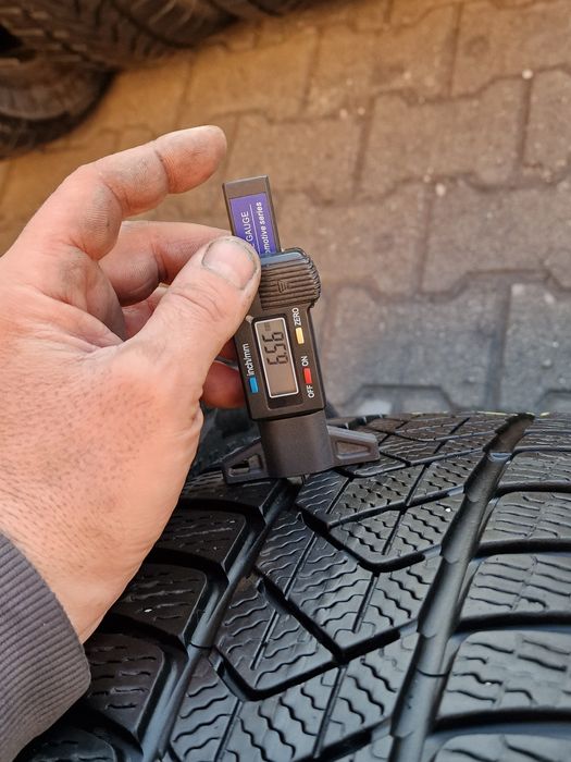 215 50 18 Pirelli 2 бр.