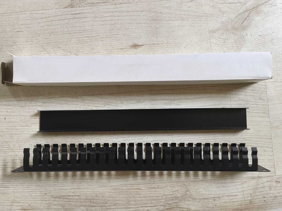 Organizator cabluri RACK 19", 1U, 24 suporturi, negru, full metal,  inaltime 450mm