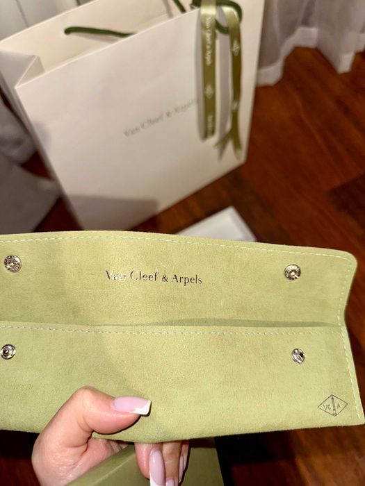 продам оригинальную упаковку от браслета VCA