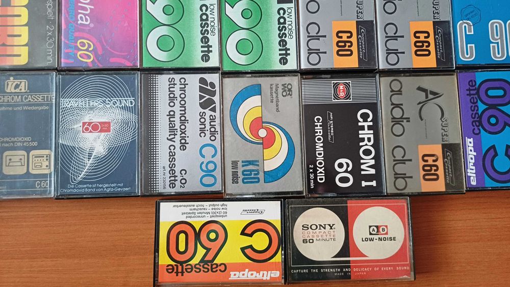 Casete audio de colectie, 27 bucati