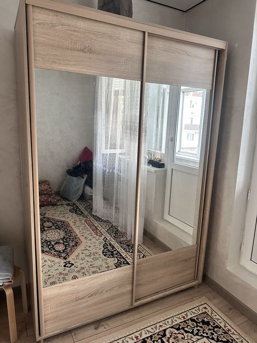 шкаф купе с зеркалом