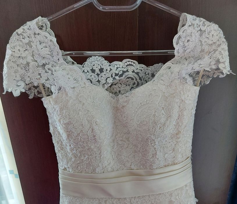 Vând rochie de mireasă