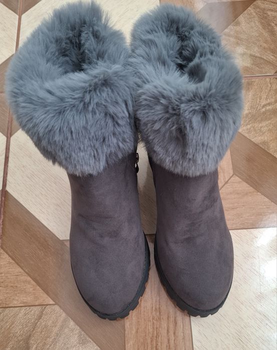 Ghete cu blana  noi