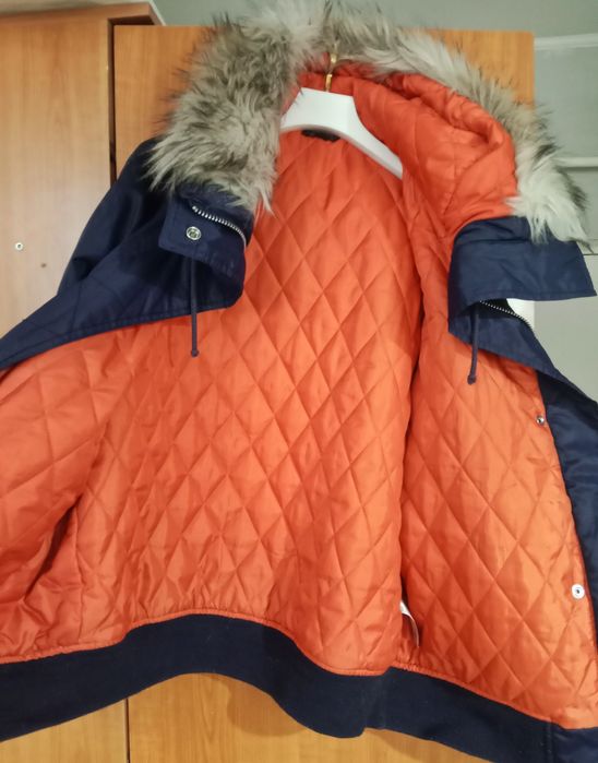 Продам Зимние  куртки срочно