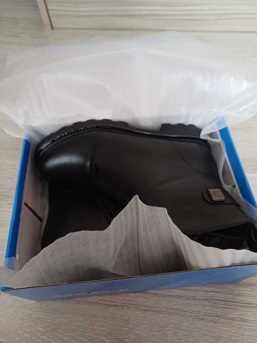 Дамски черни боти