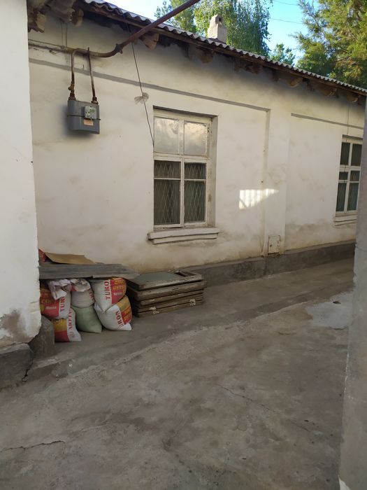 Дом на участке 4,35 сот. От М.Улугб. военкомата 100метр. Есть варианты