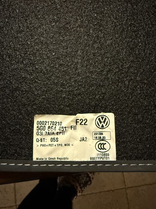 Presuri/ covorase mocheta originale VW Golf 8