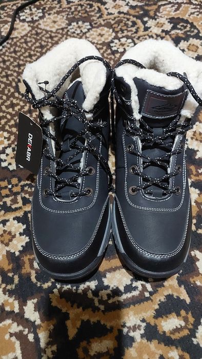 Новые кроссовки весна - осень.