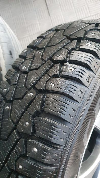 Продам комплект колес на 15