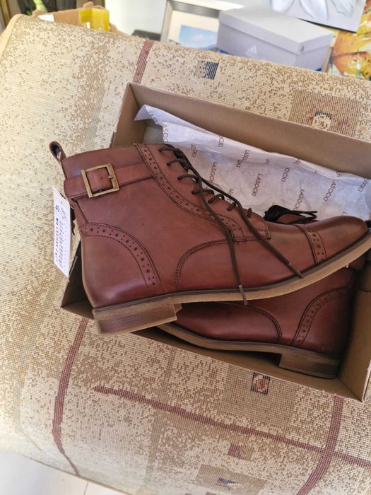 Продават се нови дамски боти ''Lasocki''