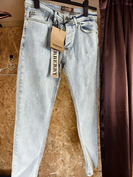 Дамски дънки Burberry 33 размер нови