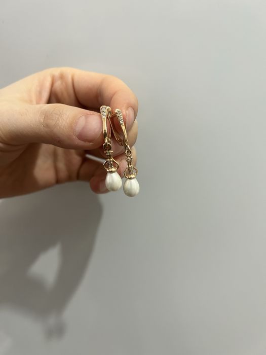 Продам золотые сережки