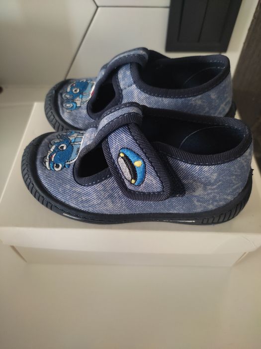 Детски пантофки 23