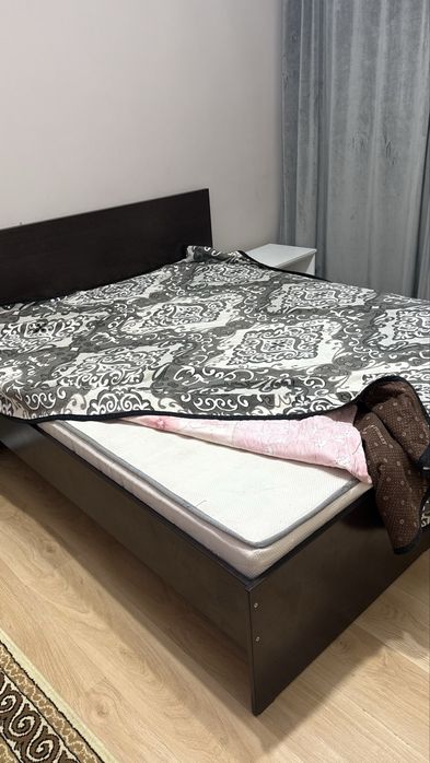 Двухспальная кровать