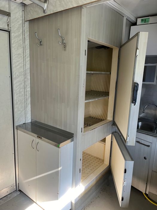 Каравани и кемпери - бързо хранене