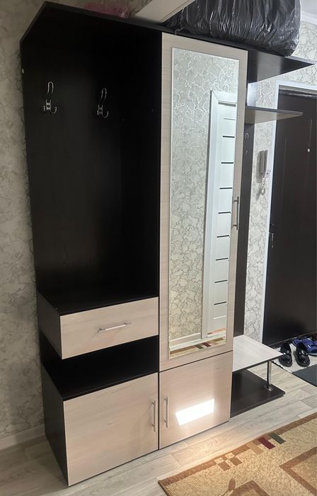 2 шкафа, для одежды и для прихожий