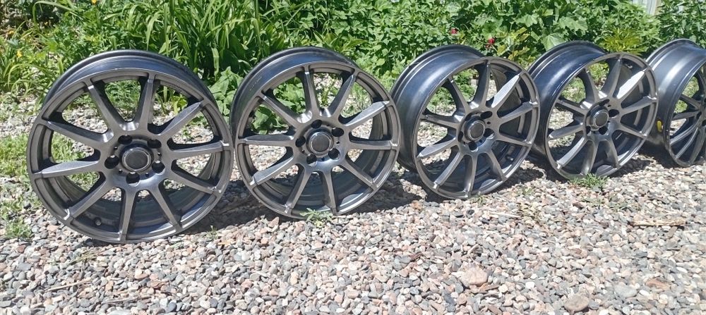 Продам то комплект дисков привозные  на 17