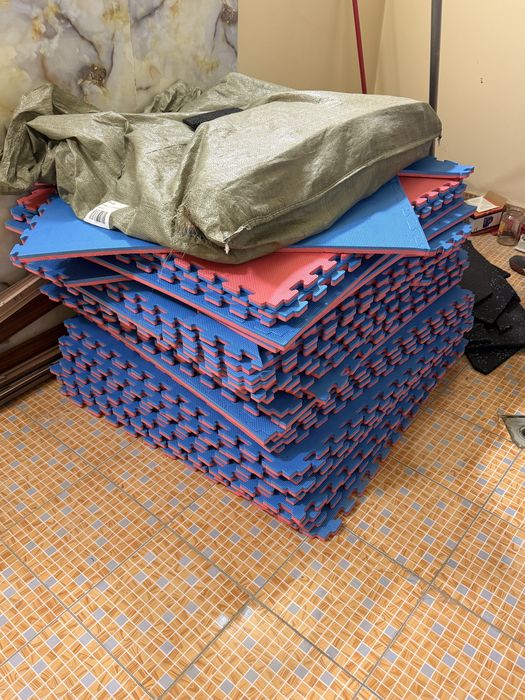 Спортивный мать Tatami в отличном состояни ,