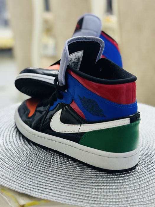 NIKE AIR JORDAN 1 MID, size 37,5